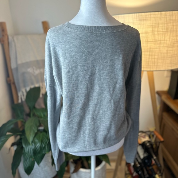 Mickey Mouse sweater - Picture 3 of 3